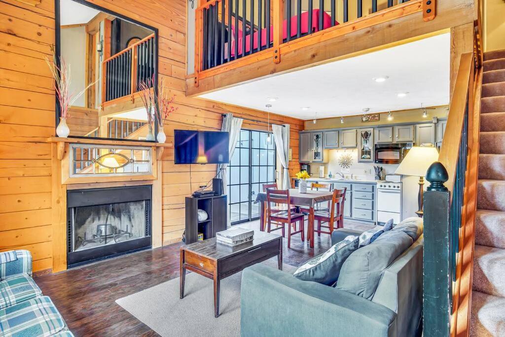 3 Bedroom Log Cabin Condo Close To Everything! Branson Exterior foto